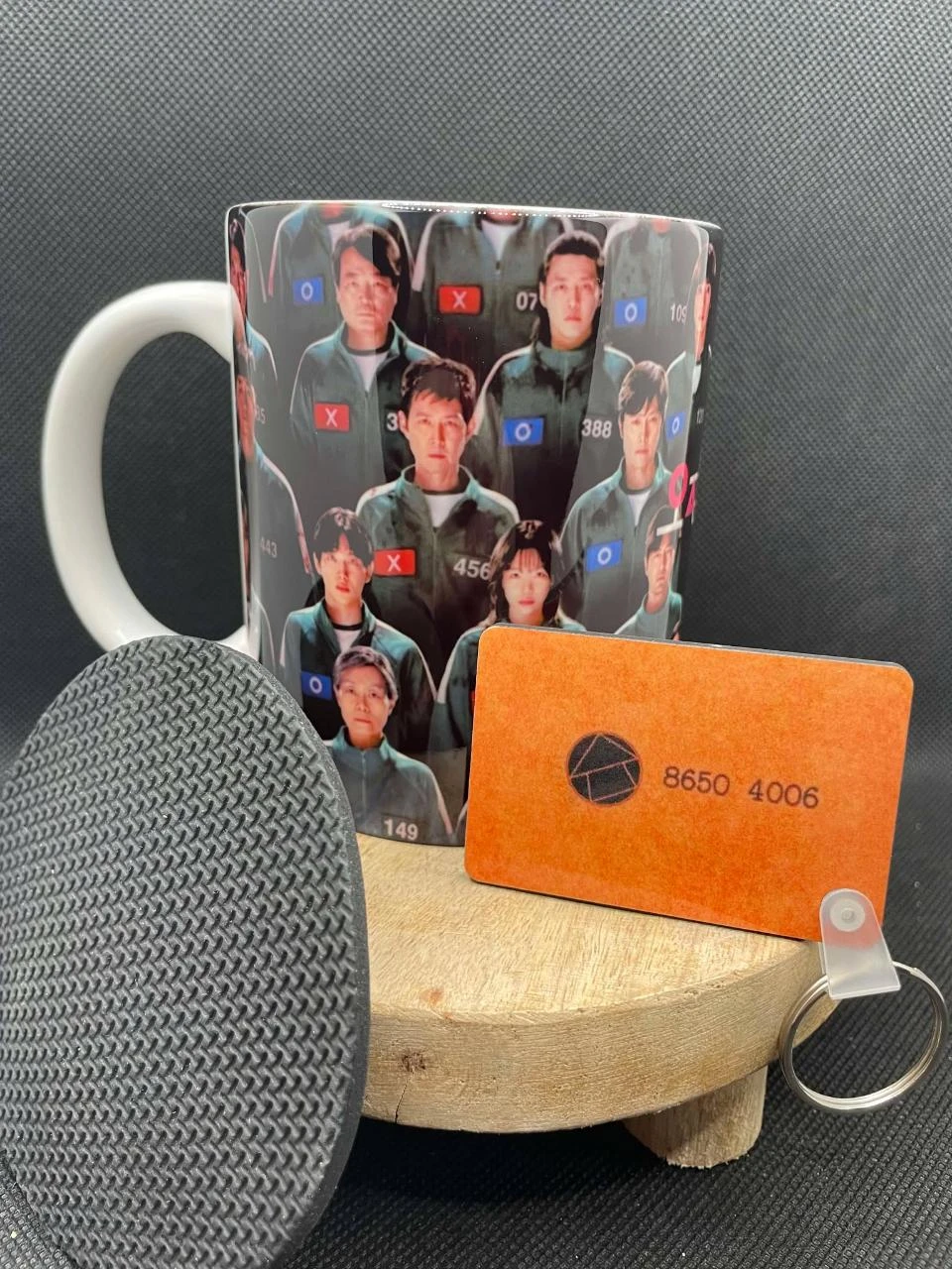 🎁 Coffret Mug – Mug + Sleutelhanger + Onderzetter – Squid Game 🦑 – photo 2